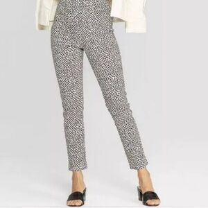 Mod Cropped Skinny Pull On Slacks | size 6